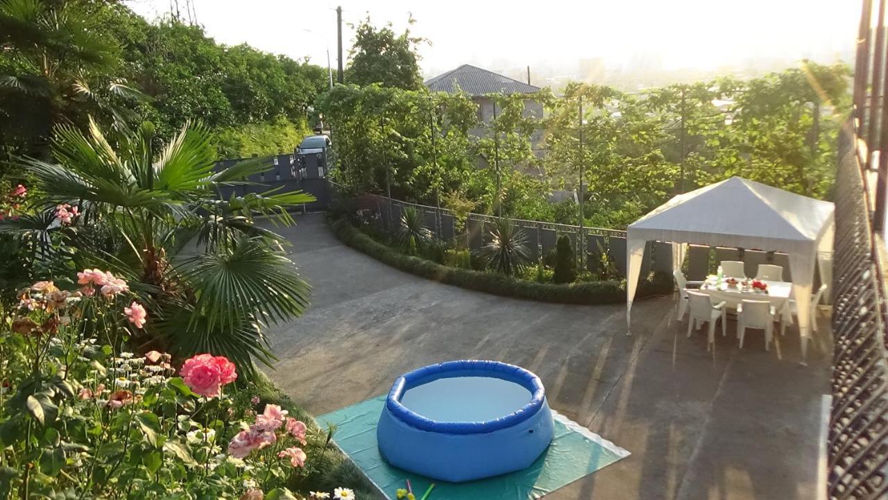 Villa Near The バトゥーミ エクステリア 写真
